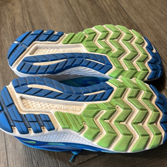 Saucing running shoe - Picture 2 of 5